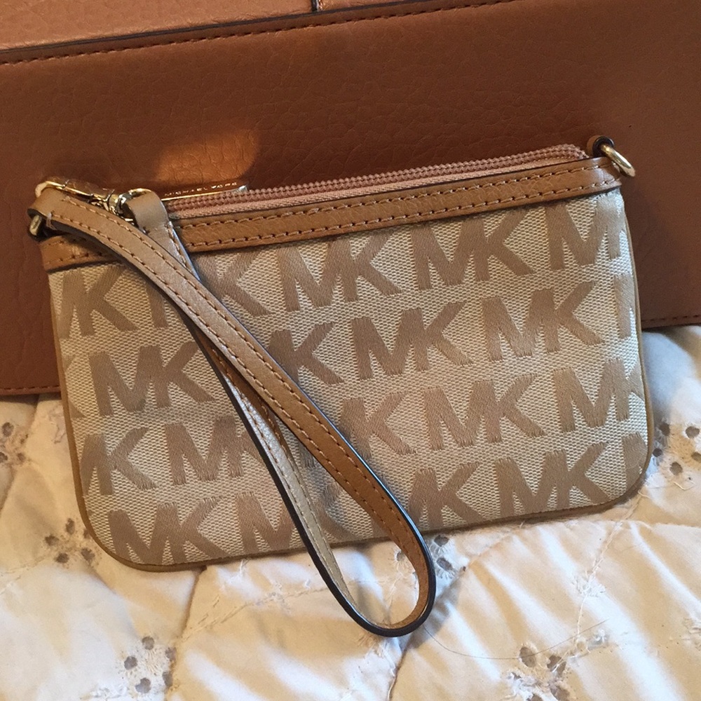Michael Kors tan wristlet